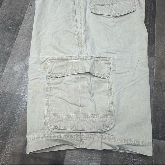 Eddie Bauer Khaki Cargo Short size 36 - Picture 2 of 13